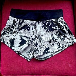 Under Armour fitted running shorts, Size Large